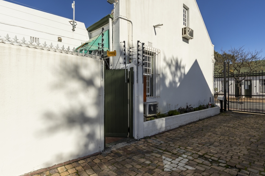 4 Bedroom Property for Sale in Stellenbosch Central Western Cape